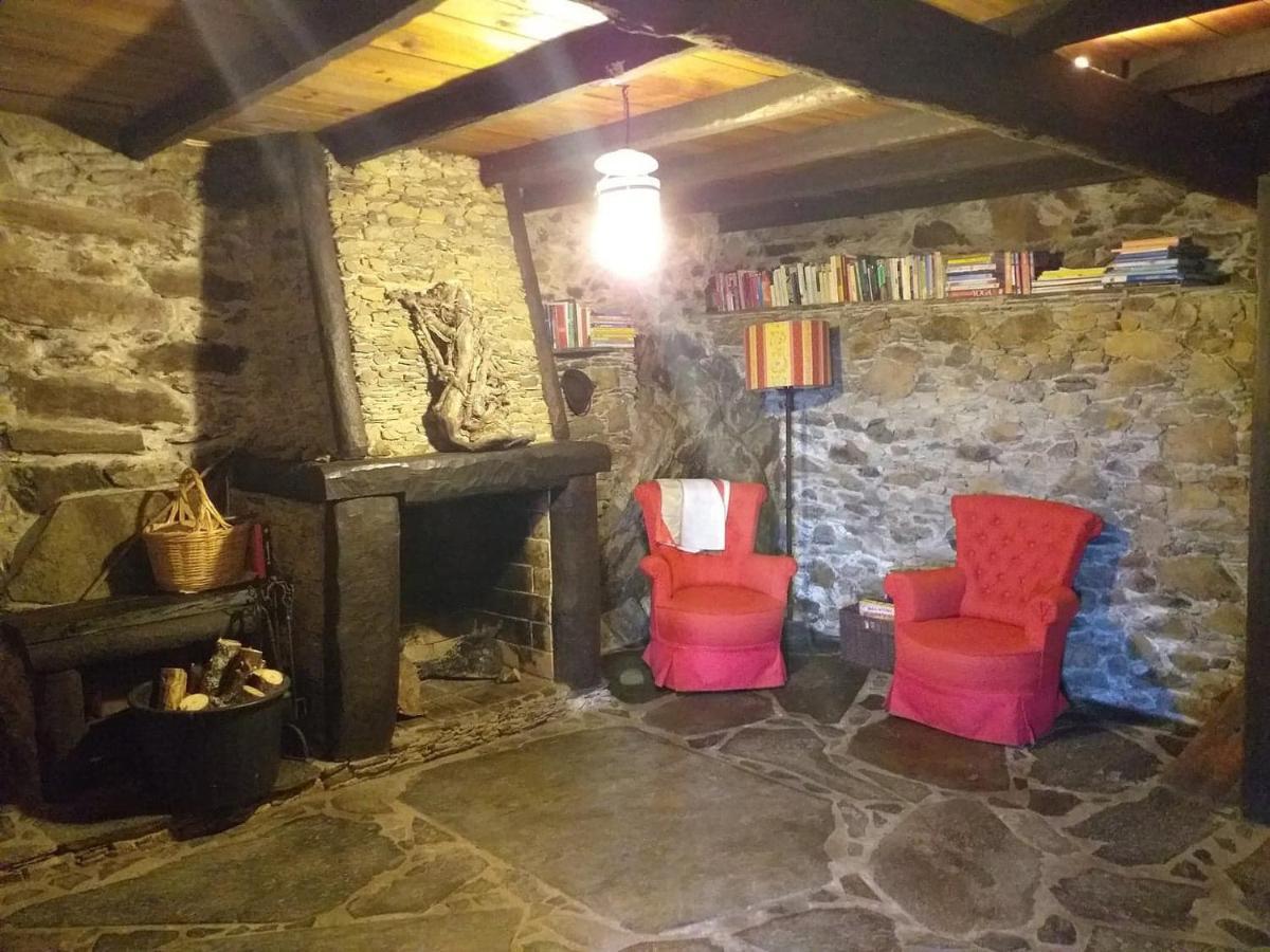 Casa Dos Livros Villa Talasnal Buitenkant foto