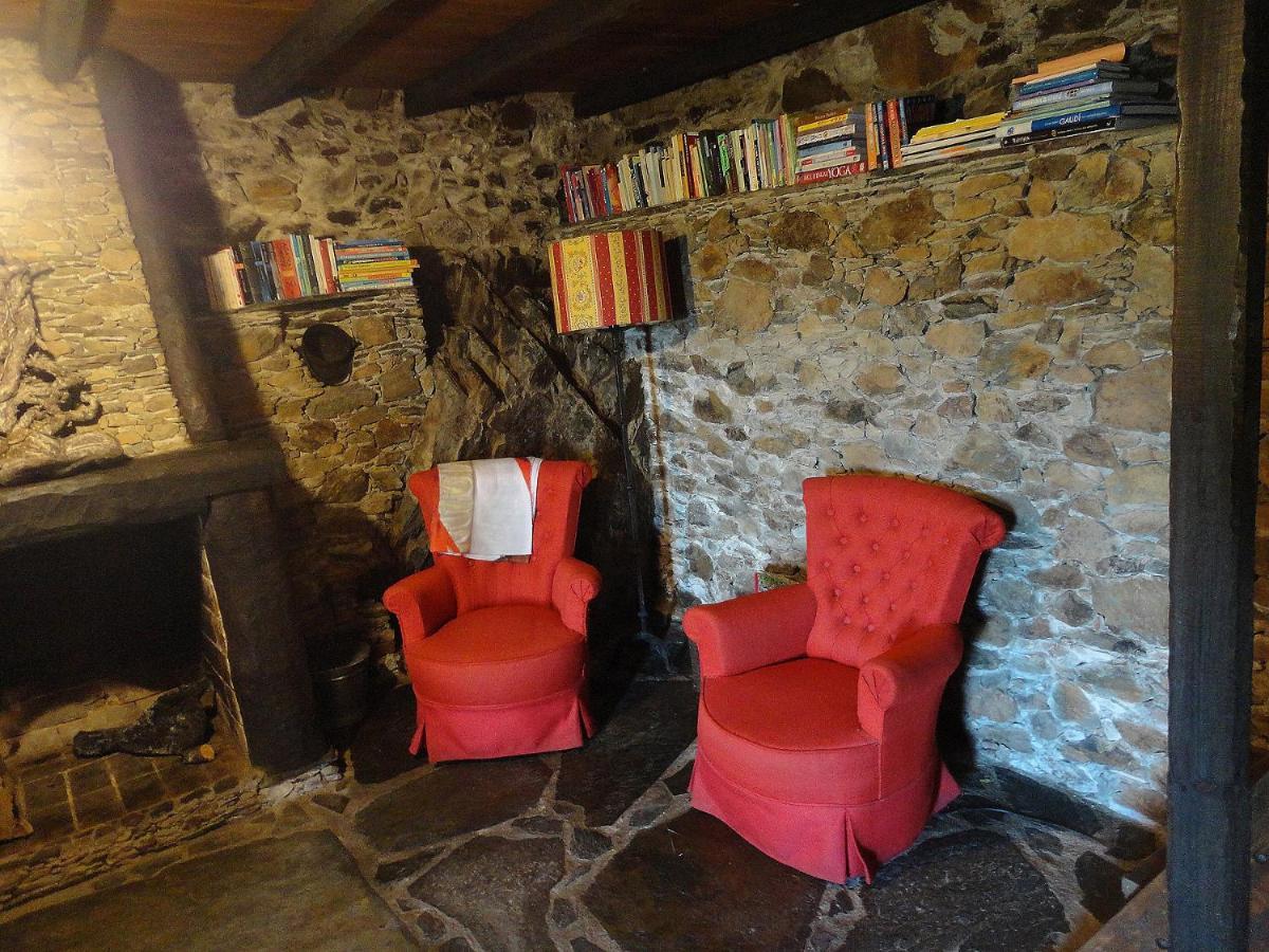 Casa Dos Livros Villa Talasnal Buitenkant foto